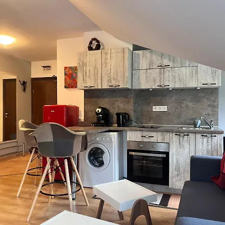 Апартамент Cozy At The Castle - *